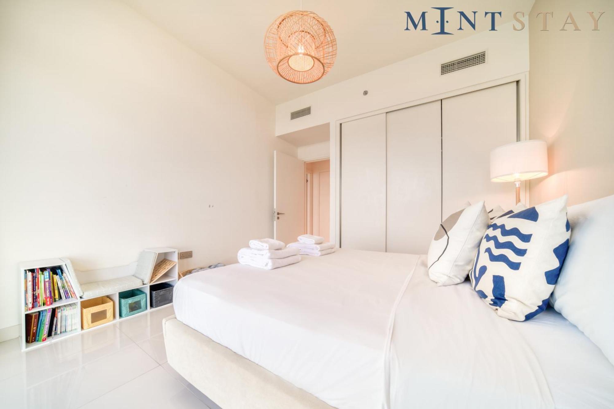 Vista 1 Emaar Beachfront - Mint *