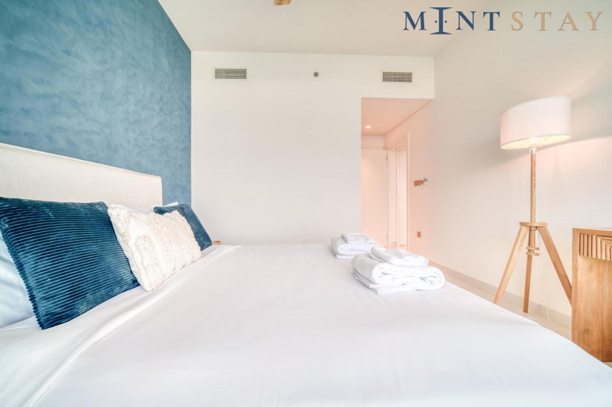 Vista 1 Emaar Beachfront - Mint Apartment Dubai